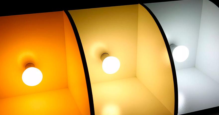 color de luz de un foco solar