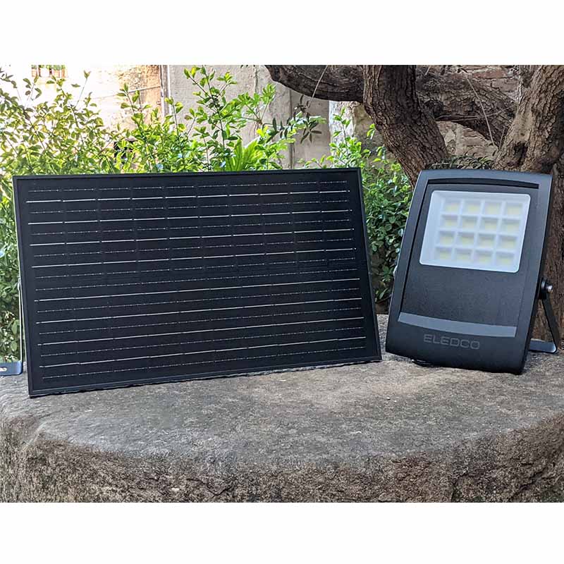 Foco Solar 150W All-Black, Luz Cálida 3000K / Luz Blanca 6000K, Sensor de Movimiento